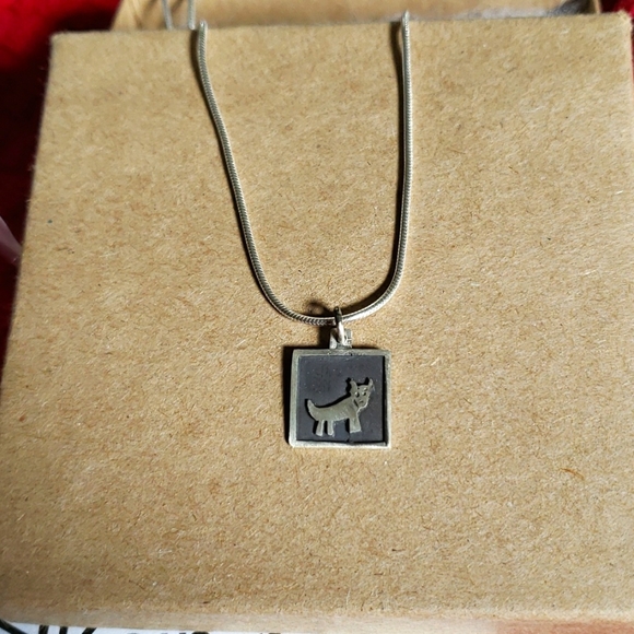 Liz Kain Jewelery Silver Necklace with Dog Charm. Rolled necklace chain. - Picture 3 of 4